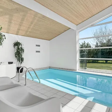 Casa vacanze Lovely In Vaeggerlose With Sauna Bøtø By
