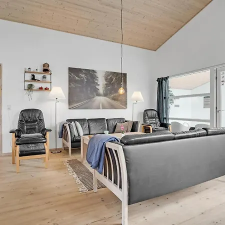 Lovely In Vaeggerlose With Sauna Casa vacanze Bøtø By